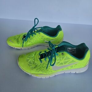 Nike Women's Green Trainers